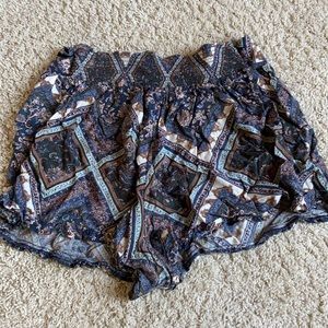 American eagle flowy shorts